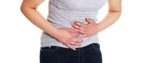 Dolor abdominal debido a parásitos.
